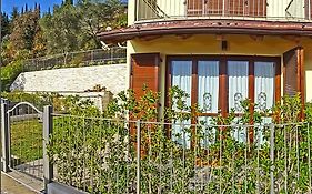 La Quiete17 Fenced Garden Apartment By Gardadomusmea